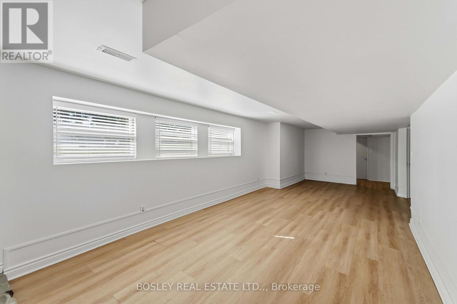 12 GLENHURST CIRCLE - 24