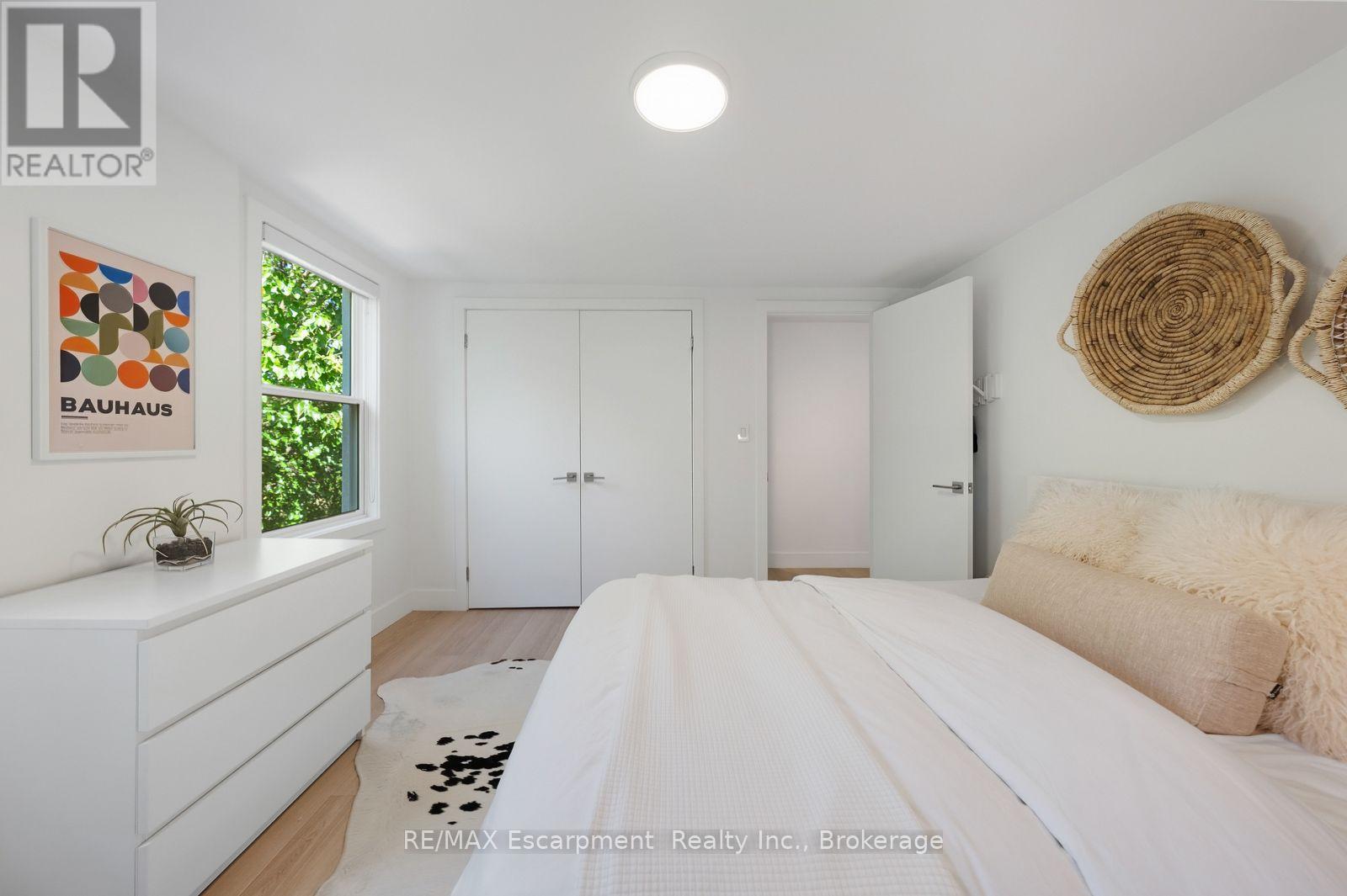 505 BURLINGTON AVENUE - Image 26