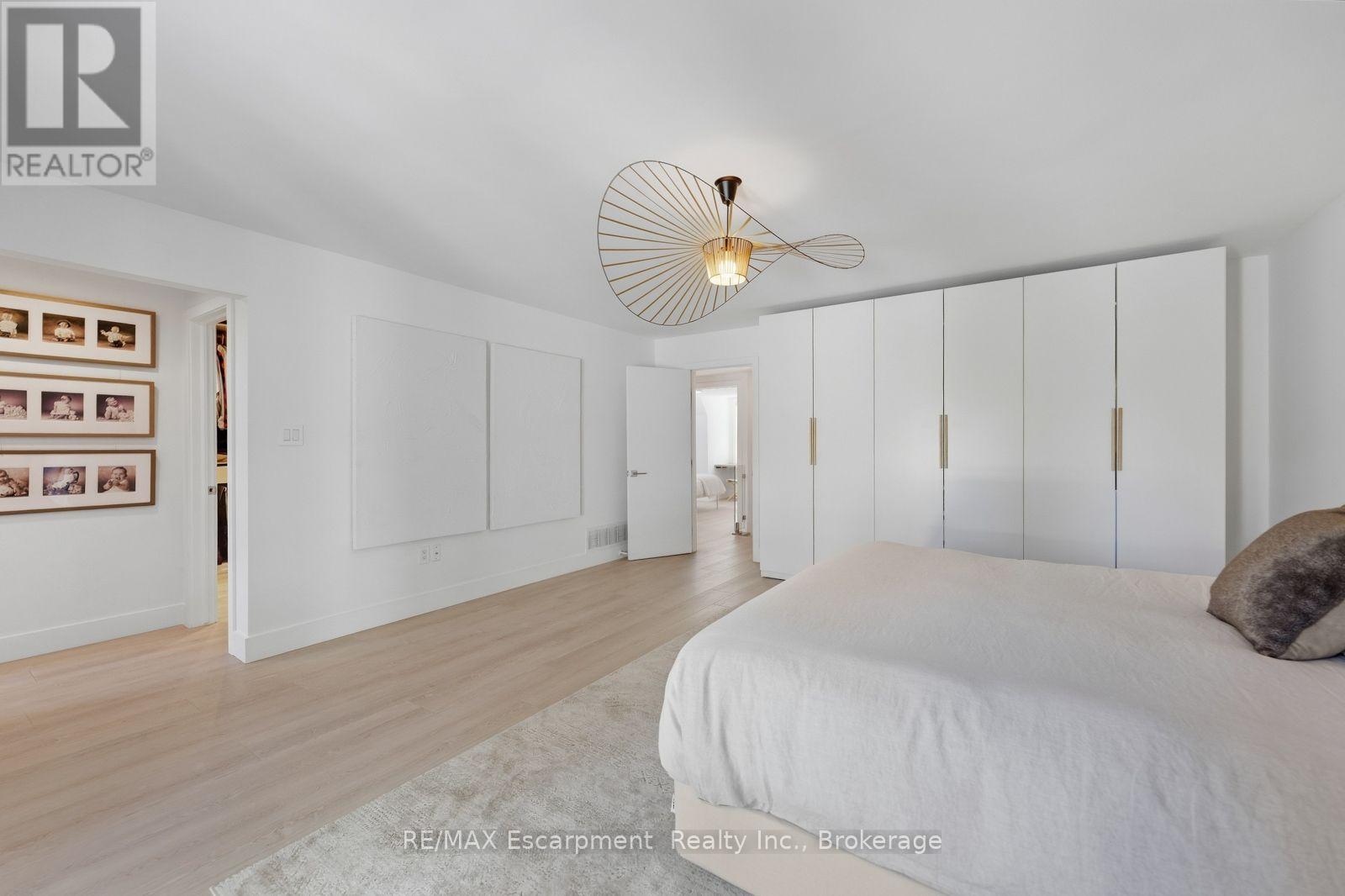 505 BURLINGTON AVENUE - Image 28