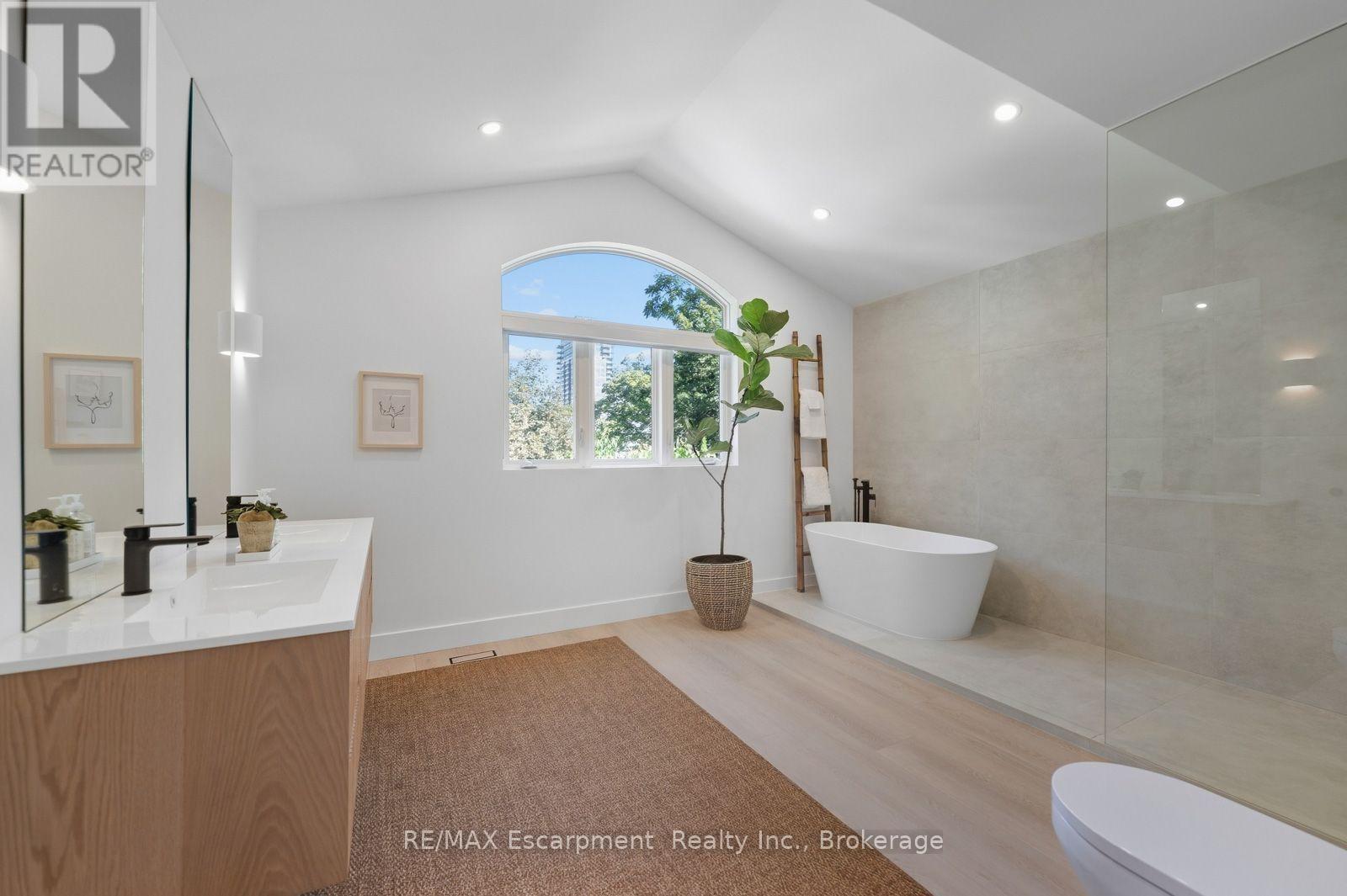 505 BURLINGTON AVENUE - Image 29