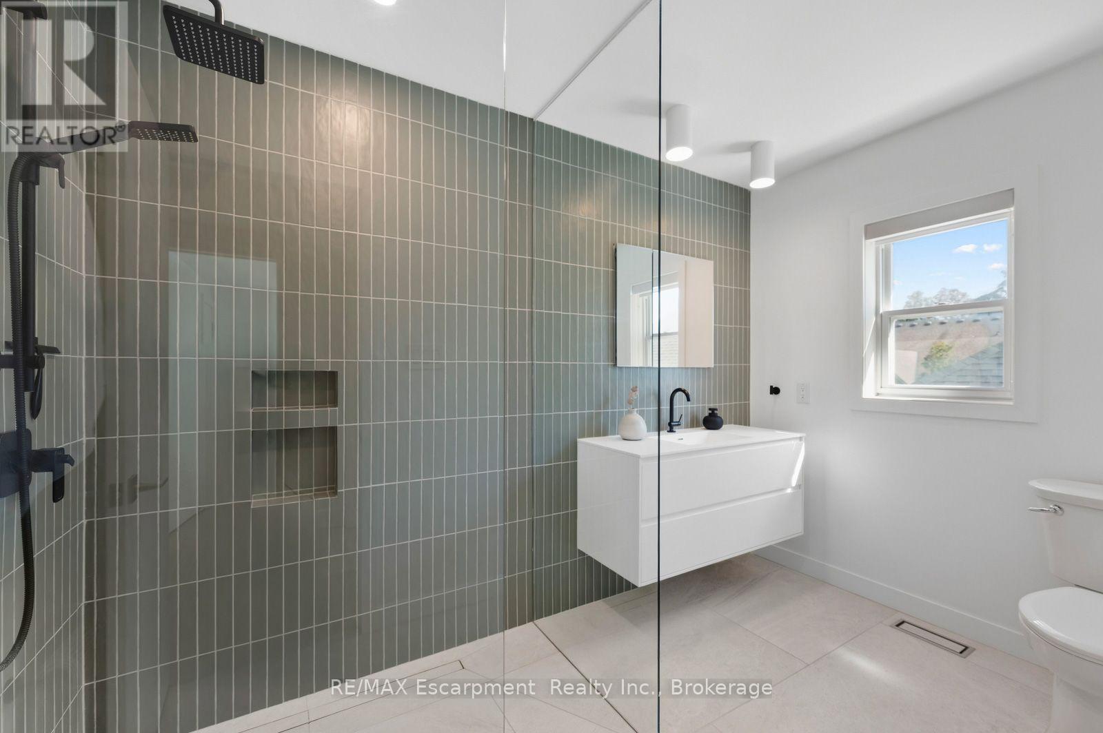 505 BURLINGTON AVENUE - Image 34