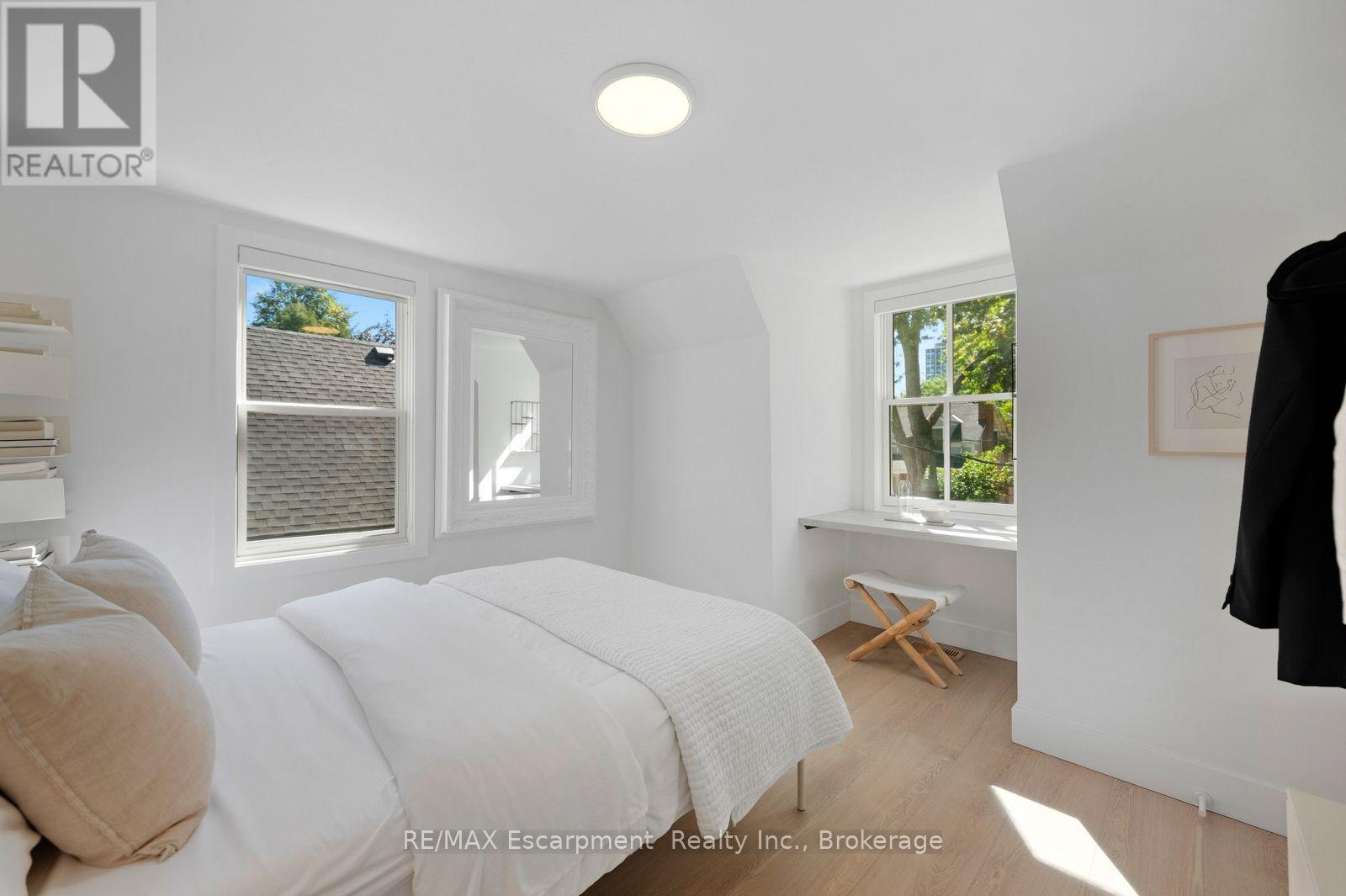 505 BURLINGTON AVENUE - Image 36