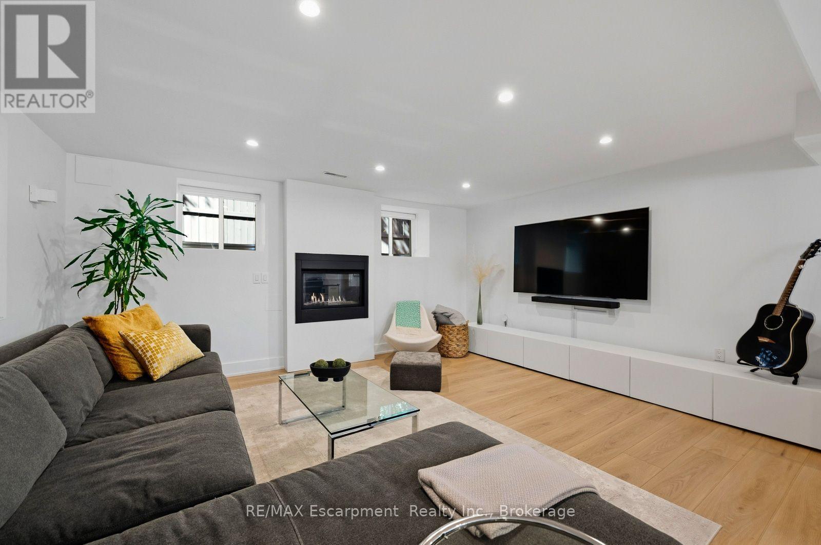 505 BURLINGTON AVENUE - Image 41