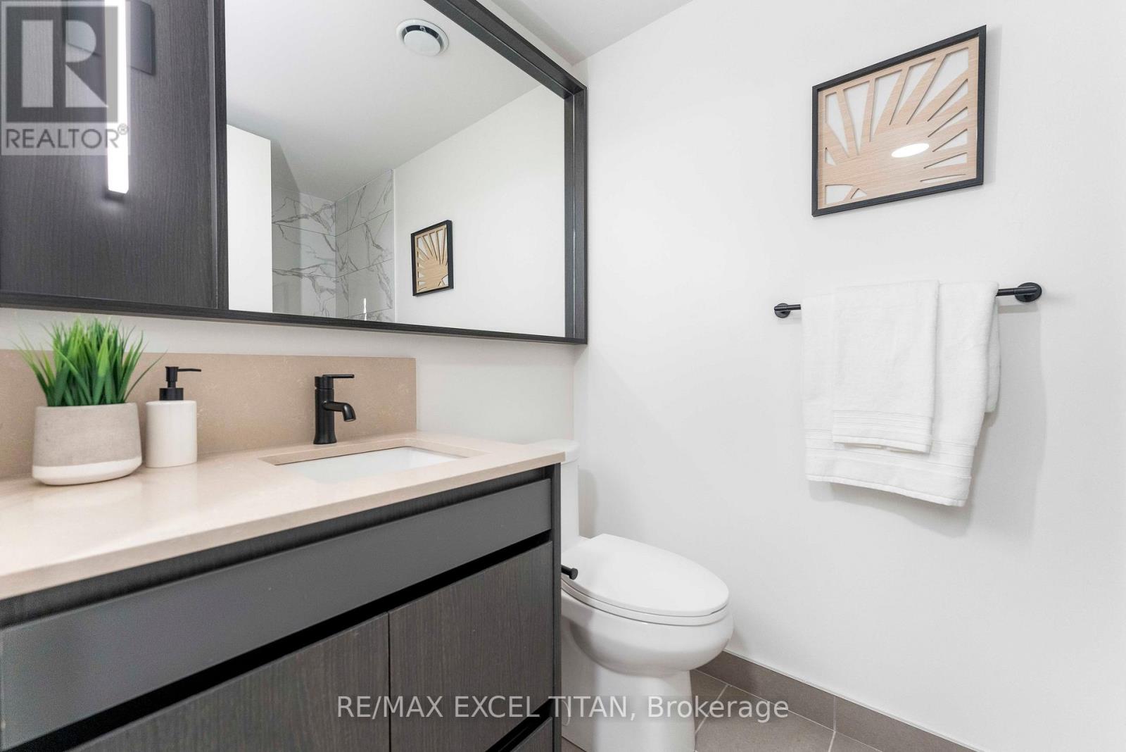 #611 5 LAKEVIEW AVENUE - 10