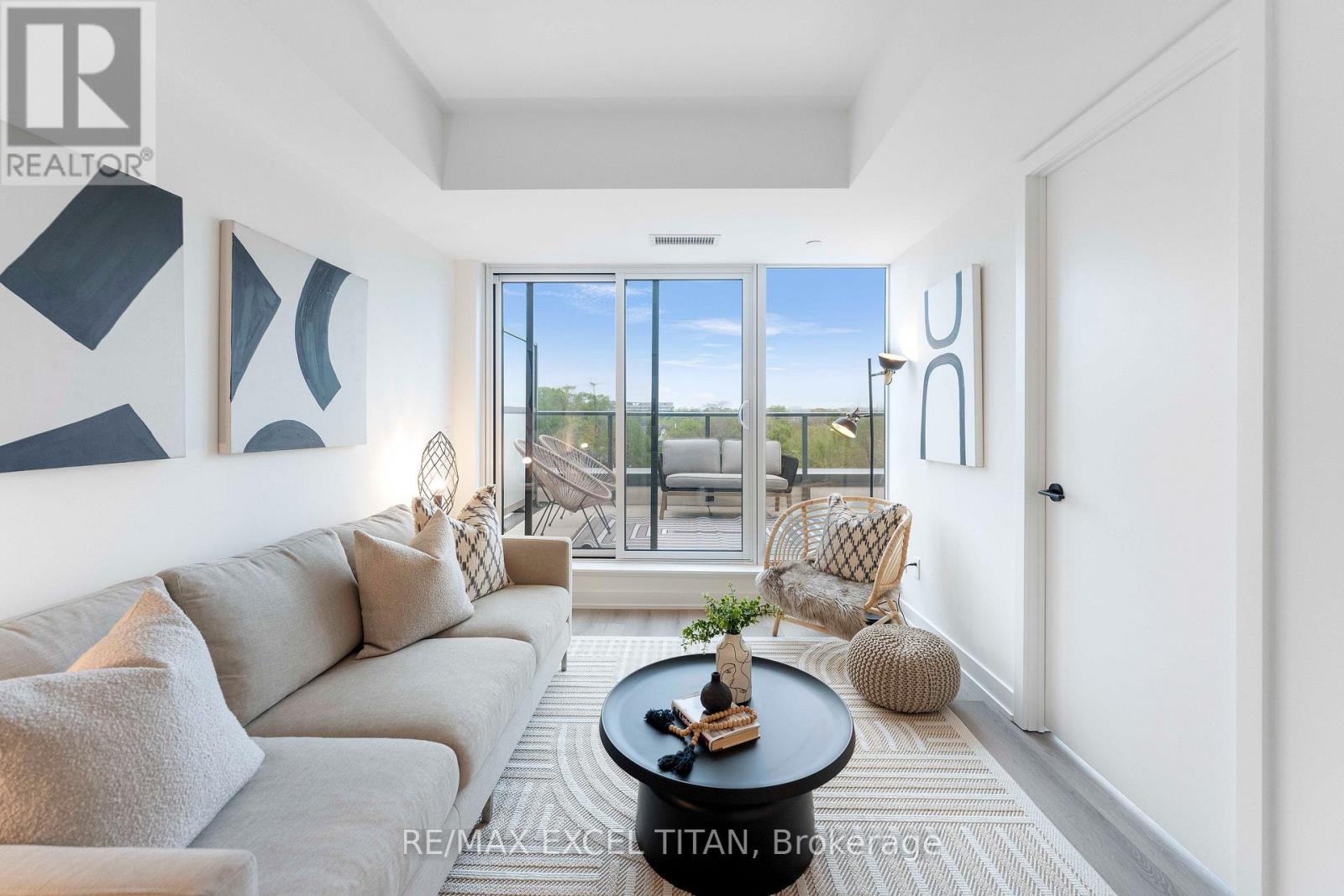 #611 5 LAKEVIEW AVENUE - 12
