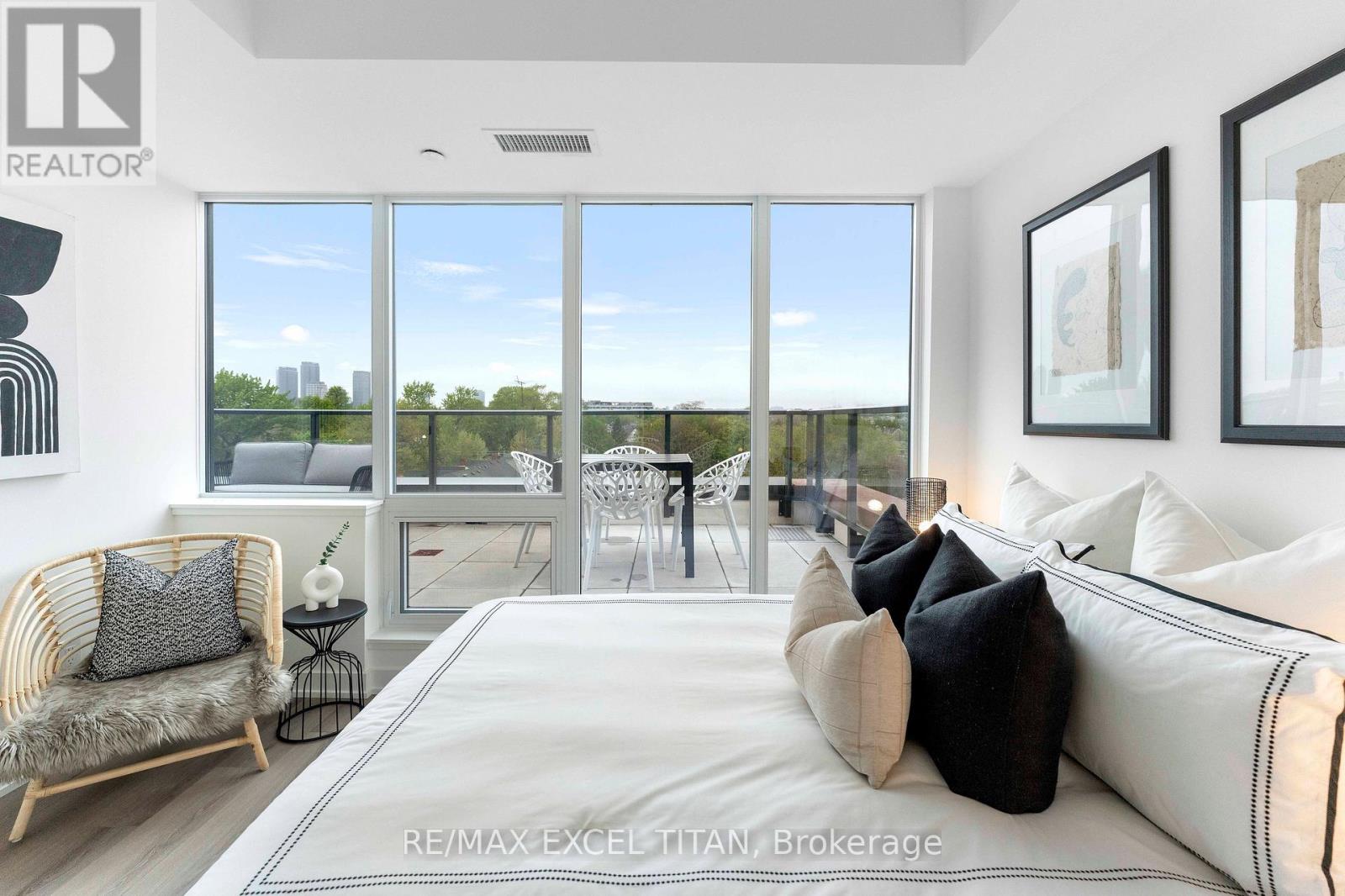 #611 5 LAKEVIEW AVENUE - 20