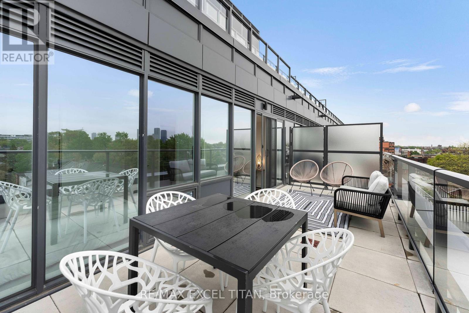 #611 5 LAKEVIEW AVENUE - 26