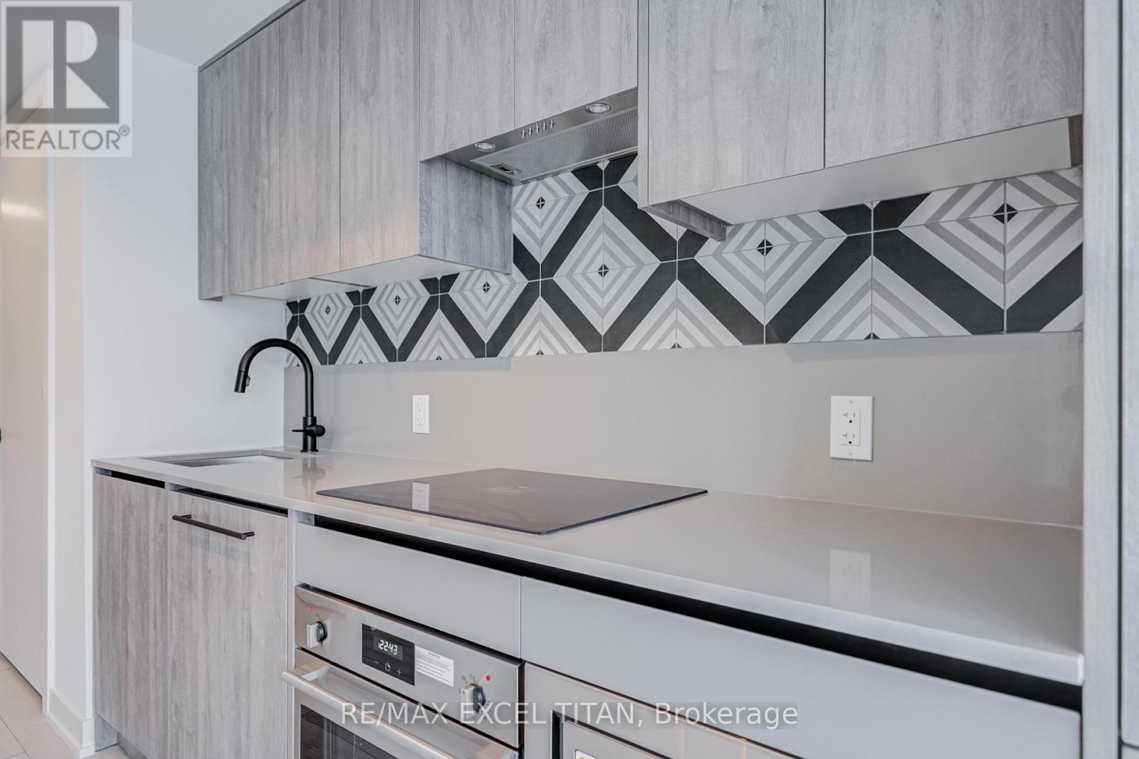 #416 5 LAKEVIEW AVENUE - 6