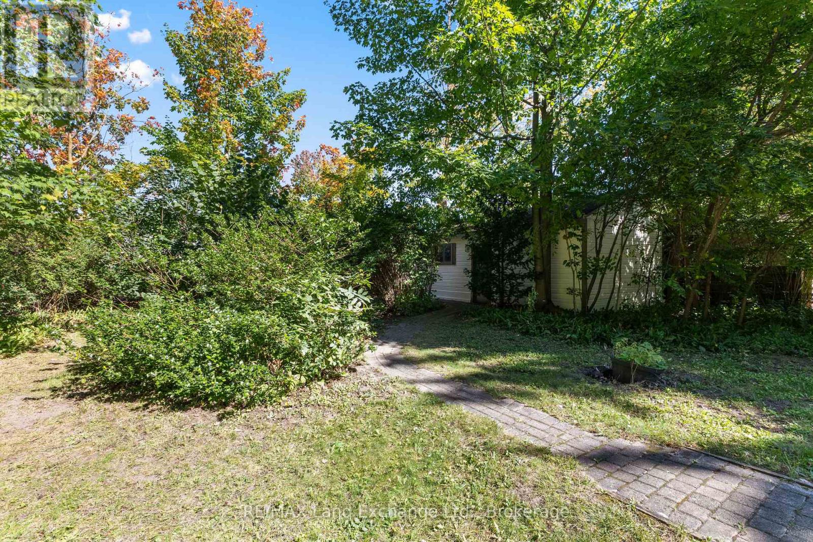 583 ELGIN STREET - 30