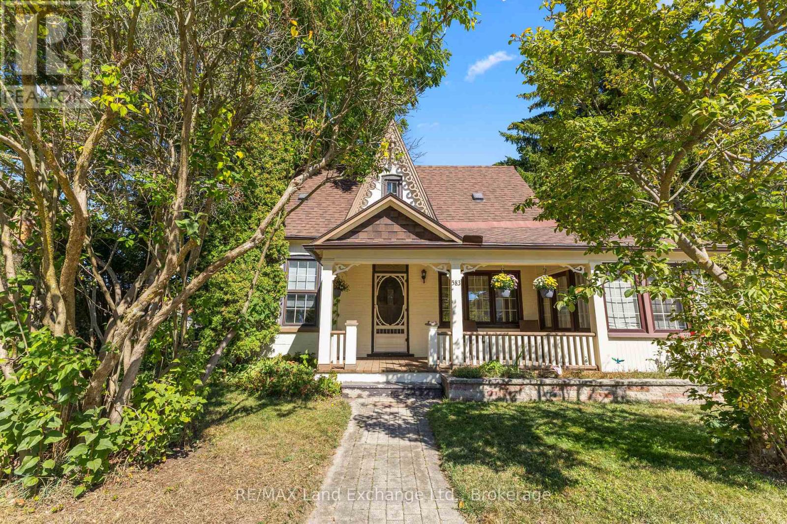 583 ELGIN STREET - 5