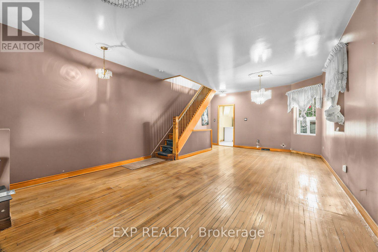 511 CARLAW AVENUE - 1