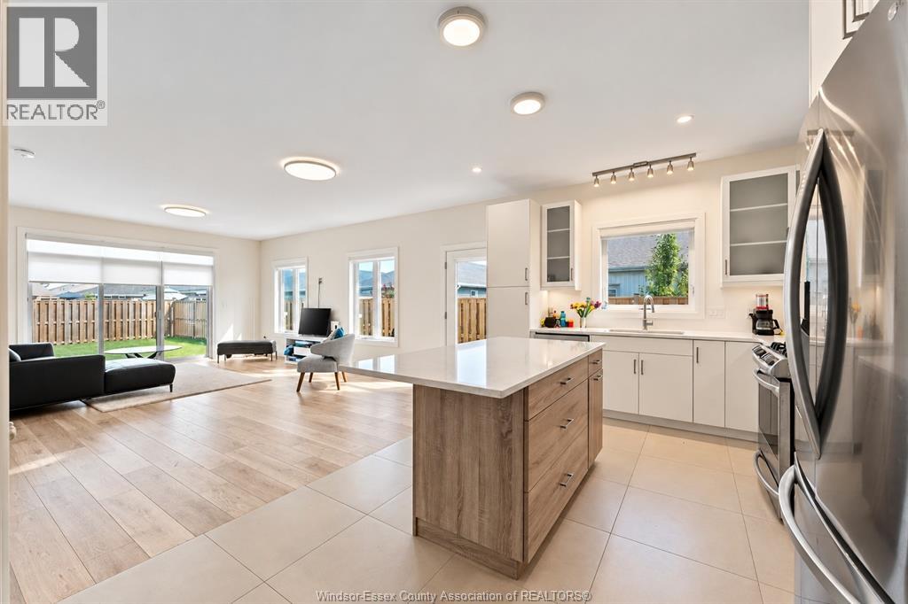 2 DELFT COURT - 4