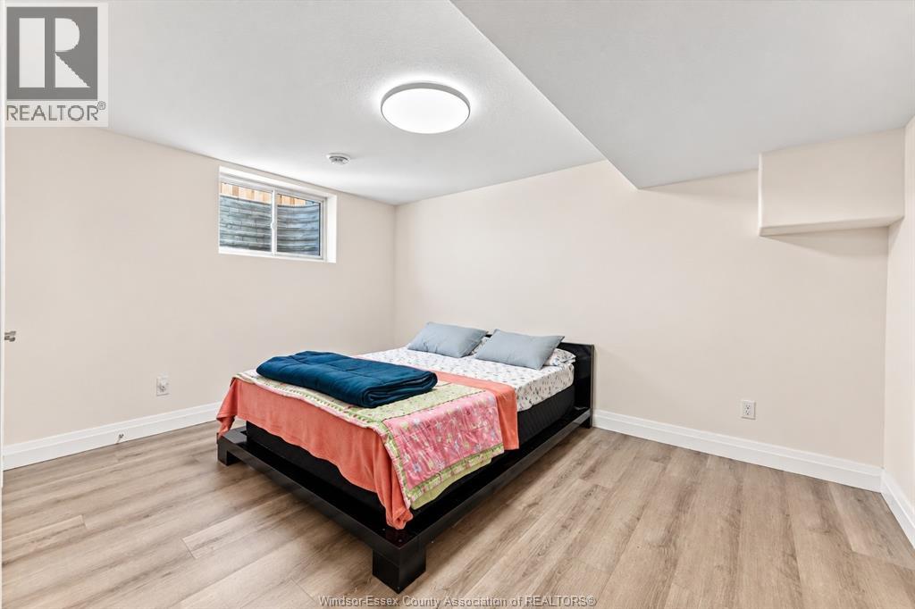 2 DELFT COURT - 20
