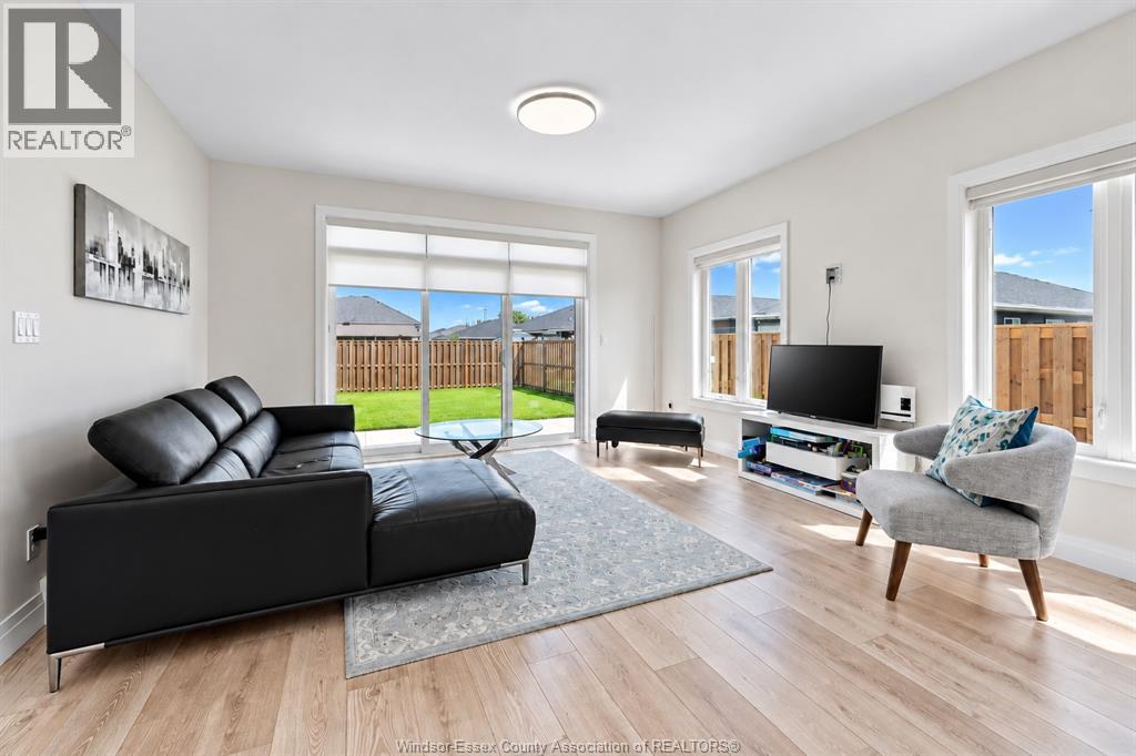 2 DELFT COURT - 10