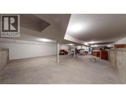 649 3 Street SE, Medicine Hat — photo 18