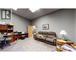 649 3 Street SE, Medicine Hat — photo 15
