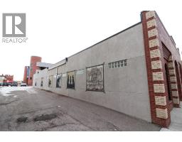 649 3 Street SE, Medicine Hat — photo 24