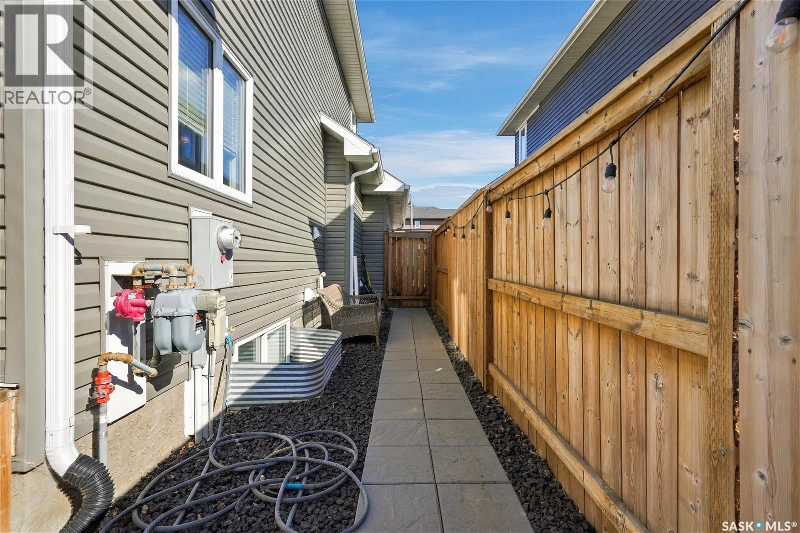 554 Kolynchuk CRESCENT - Image 46