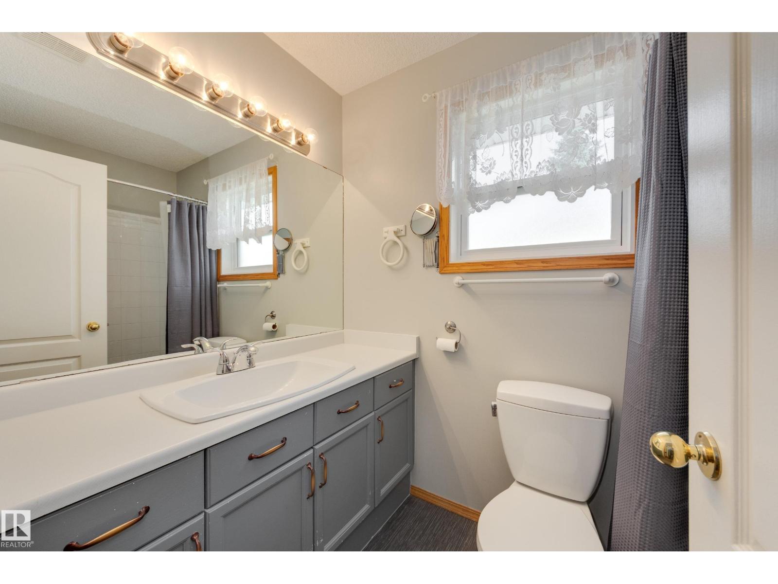 4810 42 ST - Image 29