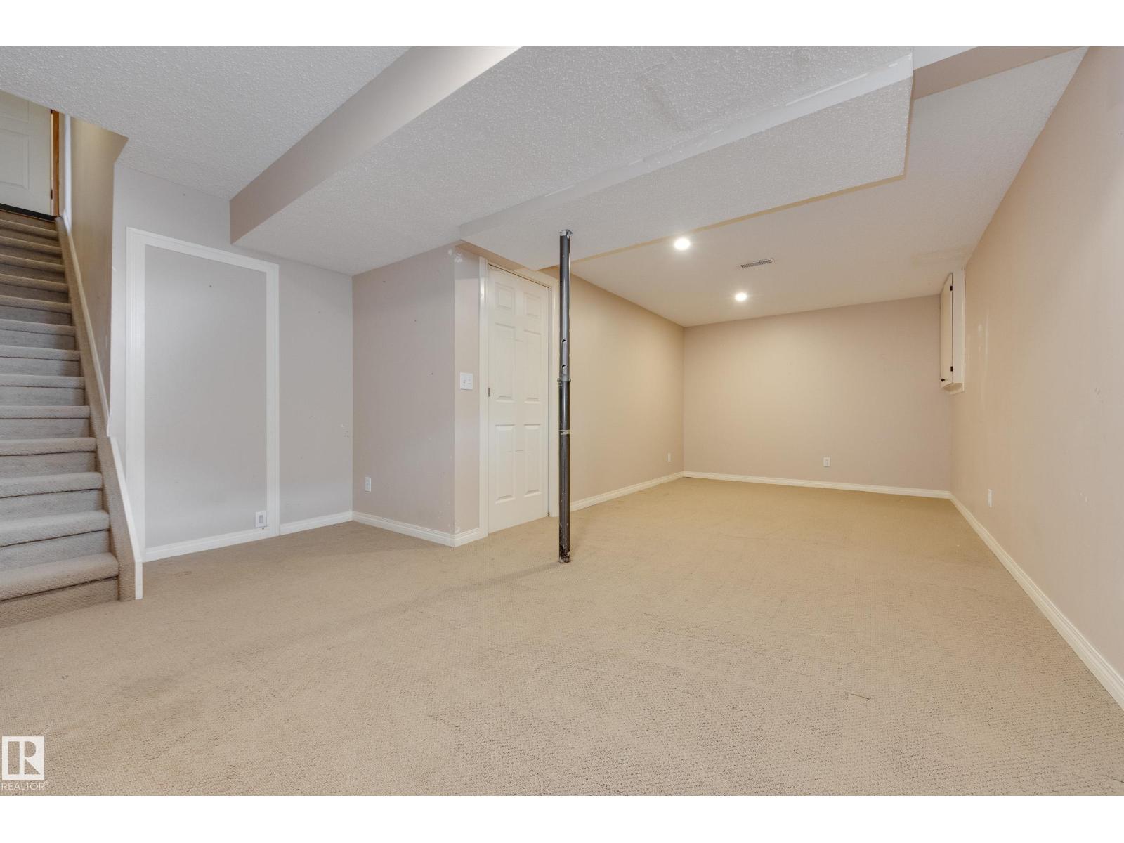4810 42 ST - Image 31