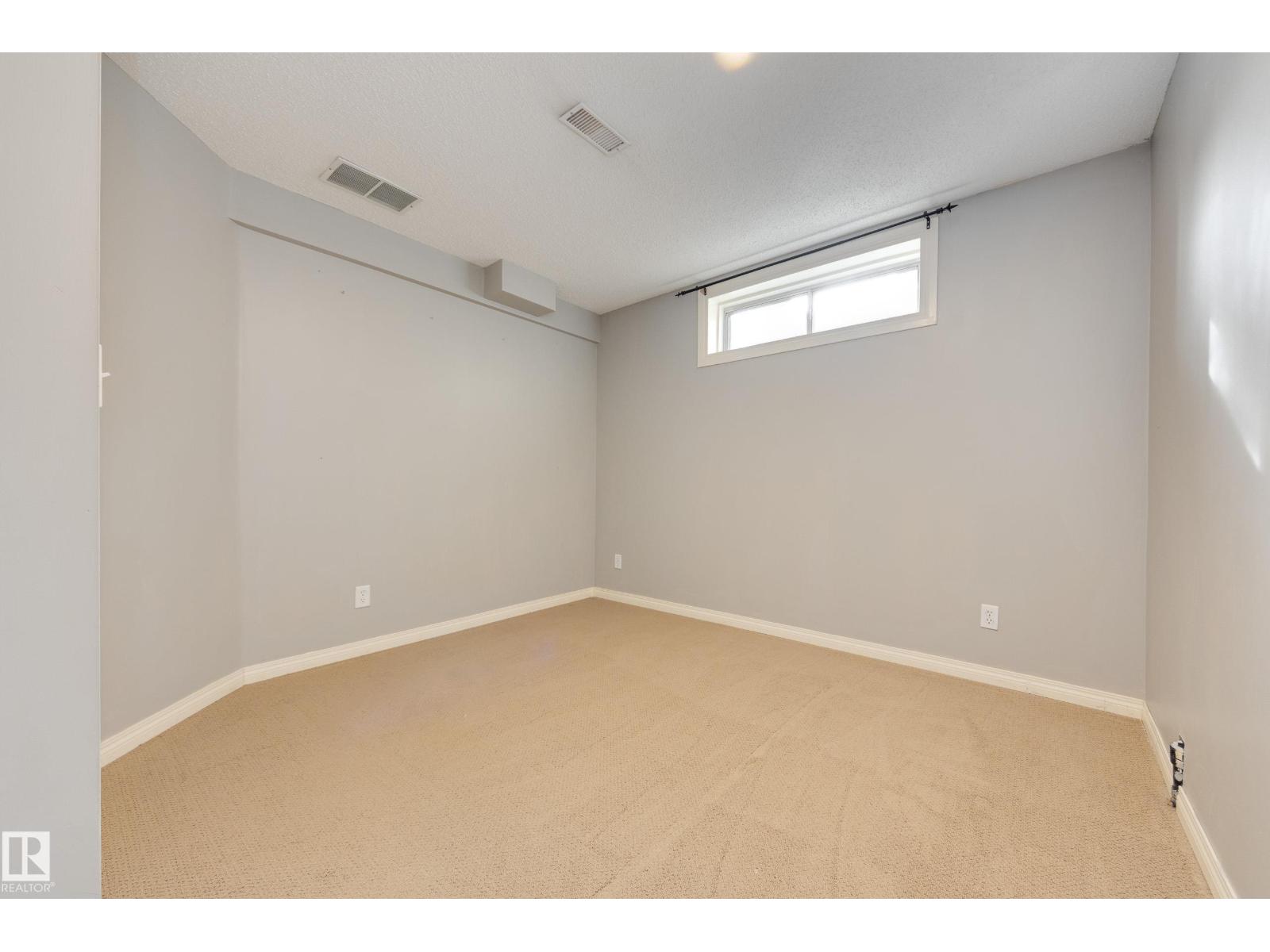 4810 42 ST - Image 35