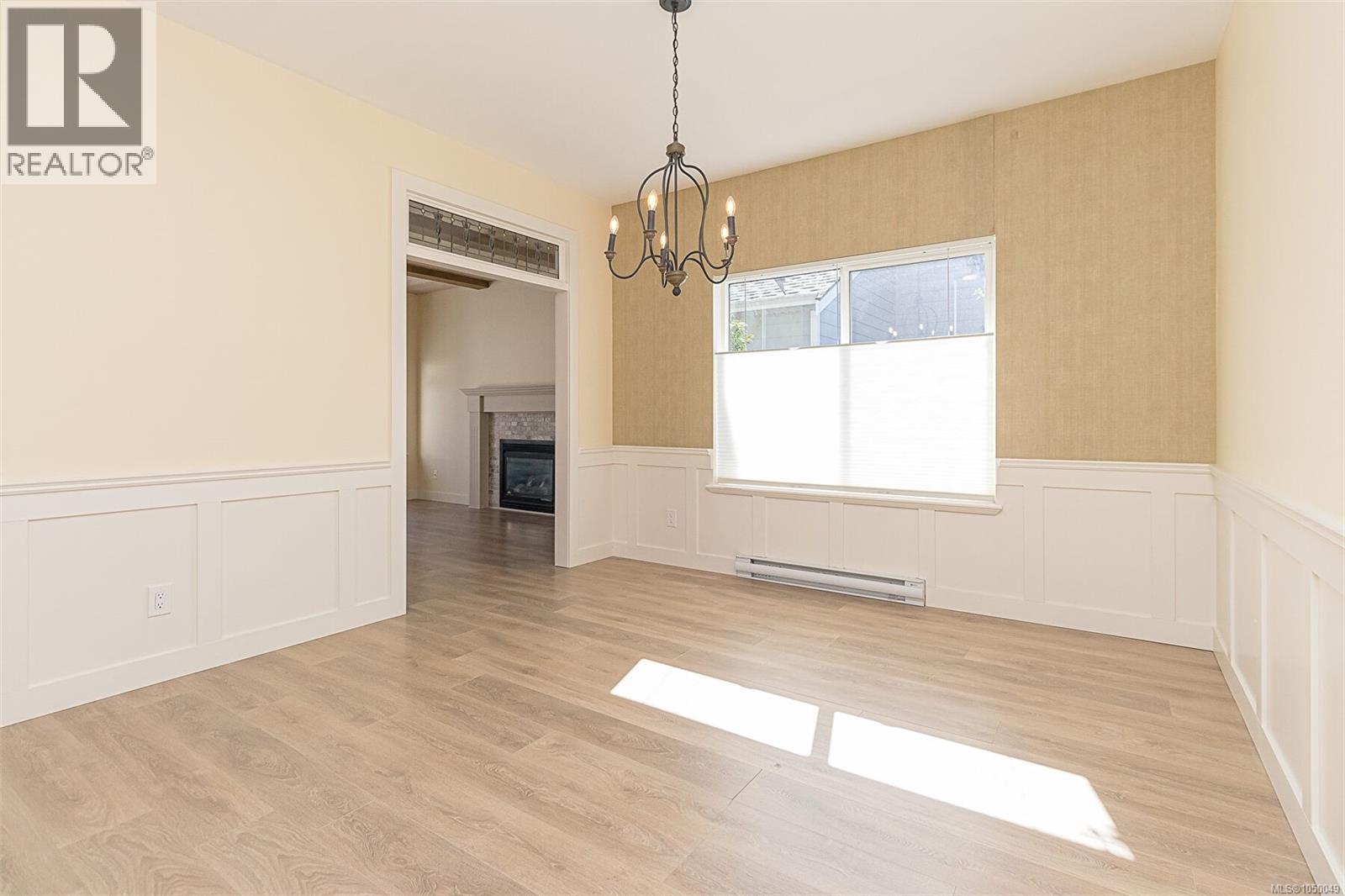 7968 Polo Park Cres - Image 15