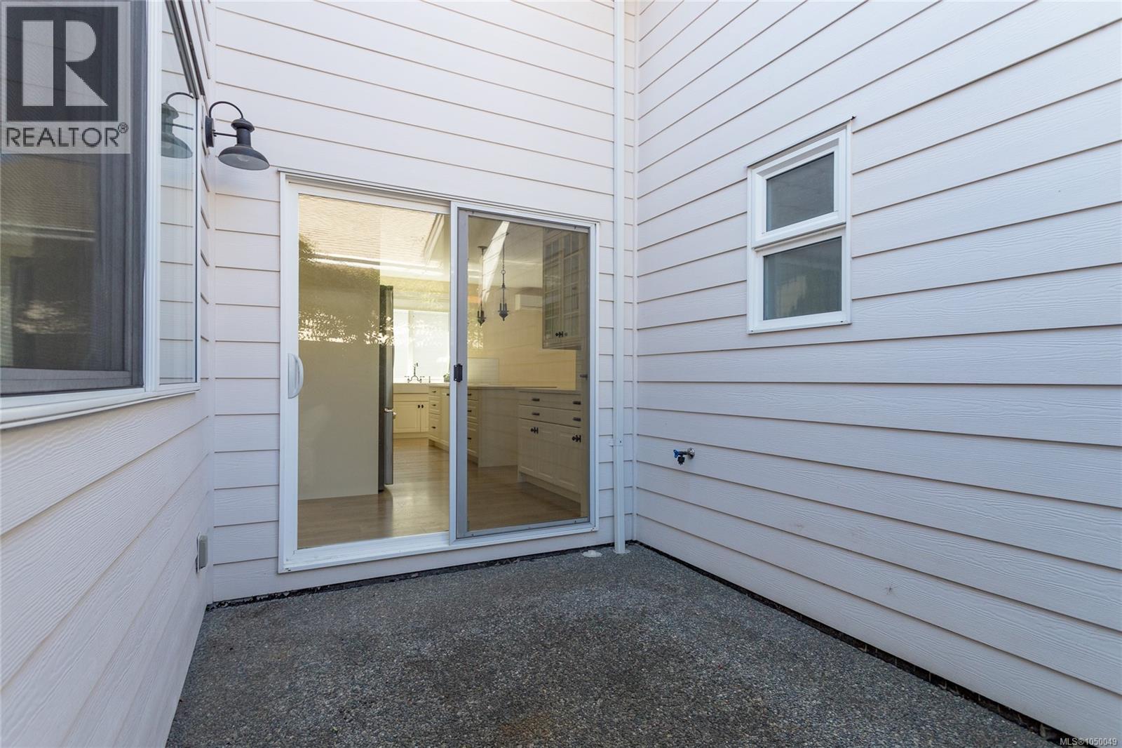 7968 Polo Park Cres - 60