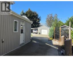 16 Fort Street, Point Edward, ON N7V1M2 Photo 34