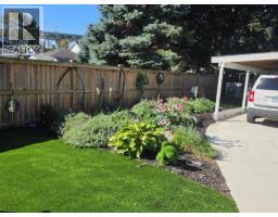 16 Fort Street, Point Edward, ON N7V1M2 Photo 37