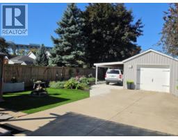 16 Fort Street, Point Edward, ON N7V1M2 Photo 36