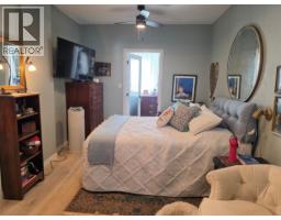 16 Fort Street, Point Edward, ON N7V1M2 Photo 18