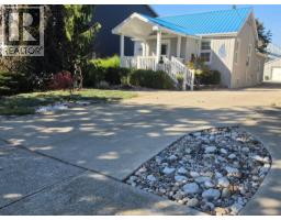 16 Fort Street, Point Edward, ON N7V1M2 Photo 43