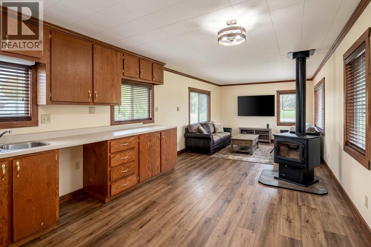 909 Ryter Road W - Image 33