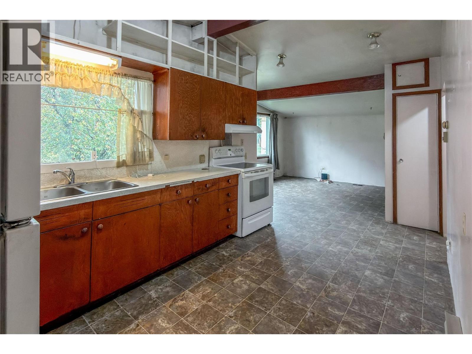 909 Ryter Road W - 3