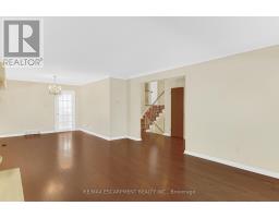 Living room - 7 Watling Street, Toronto, ON M9P3E8 Photo 9