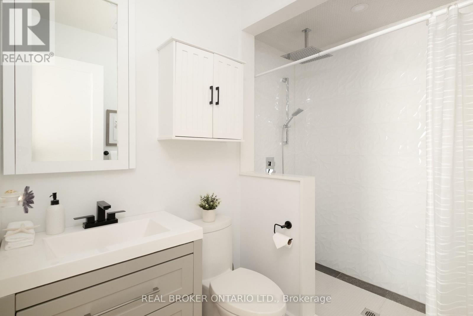 1633 CORAM CRESCENT - 22