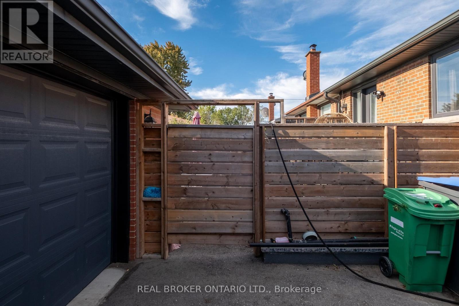 1633 CORAM CRESCENT - Image 45