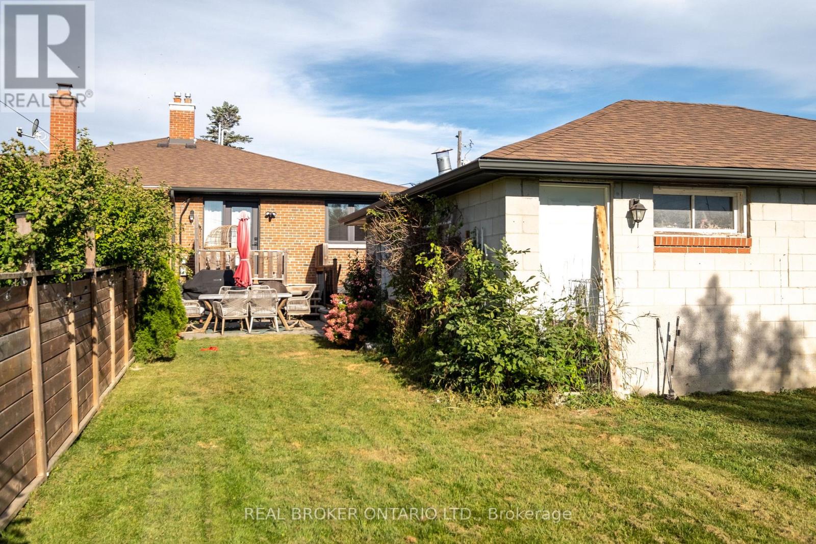 1633 CORAM CRESCENT - 50