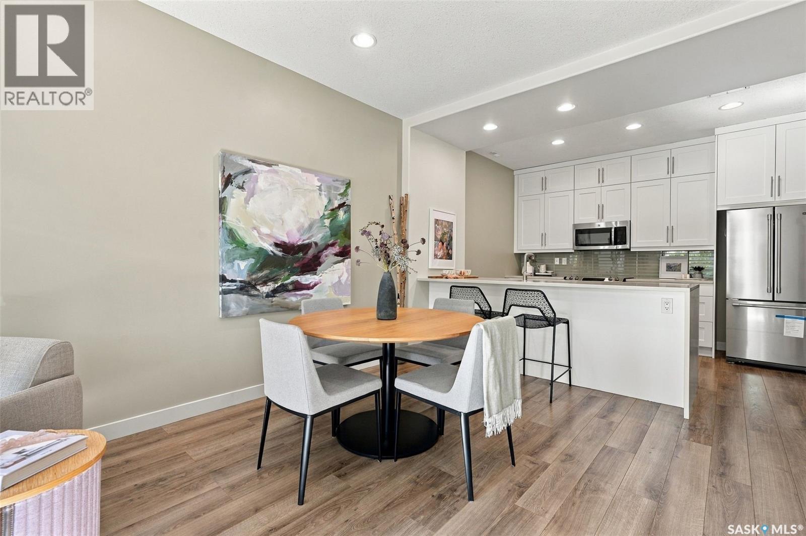 #24 103 Willis CRESCENT - 11