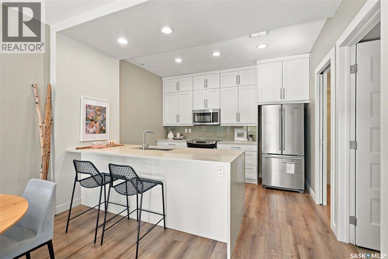 #24 103 Willis CRESCENT - 14