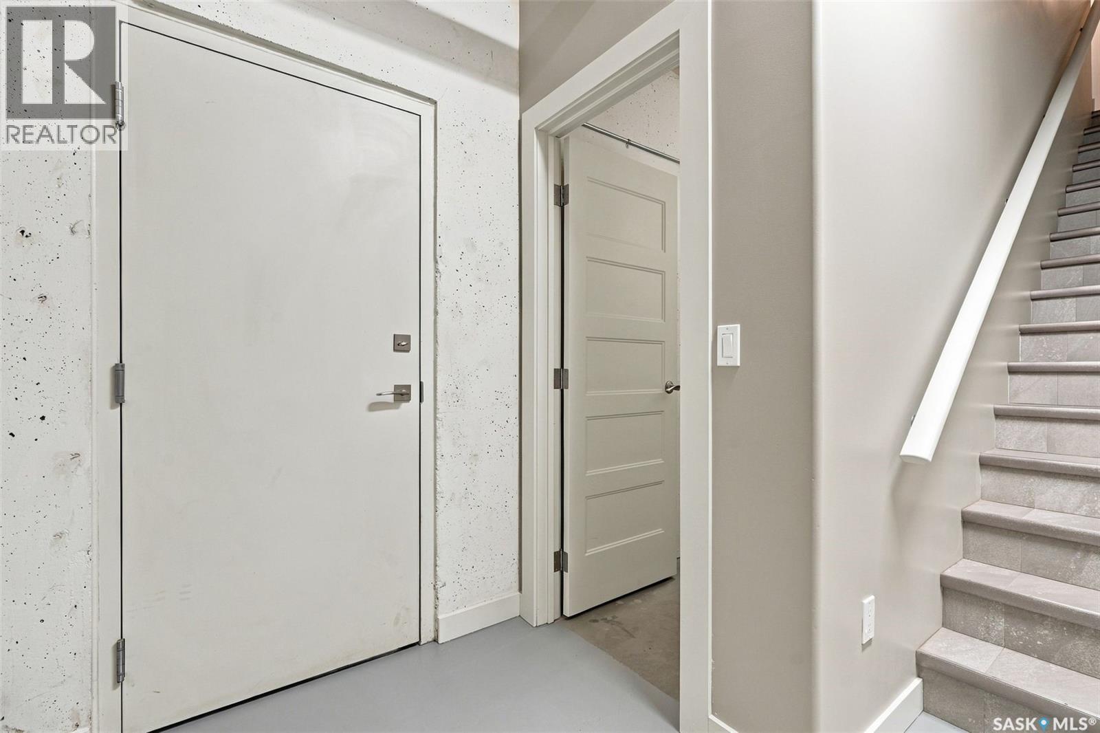 #24 103 Willis CRESCENT - 37