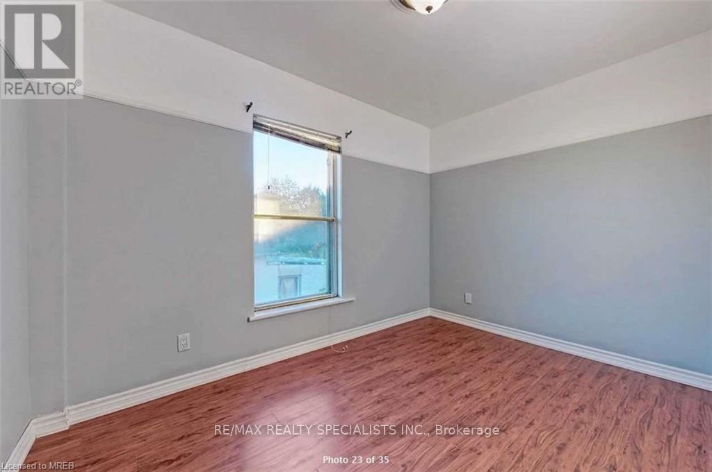225 DUNDAS STREET, Woodstock (Woodstock - North) — photo 5