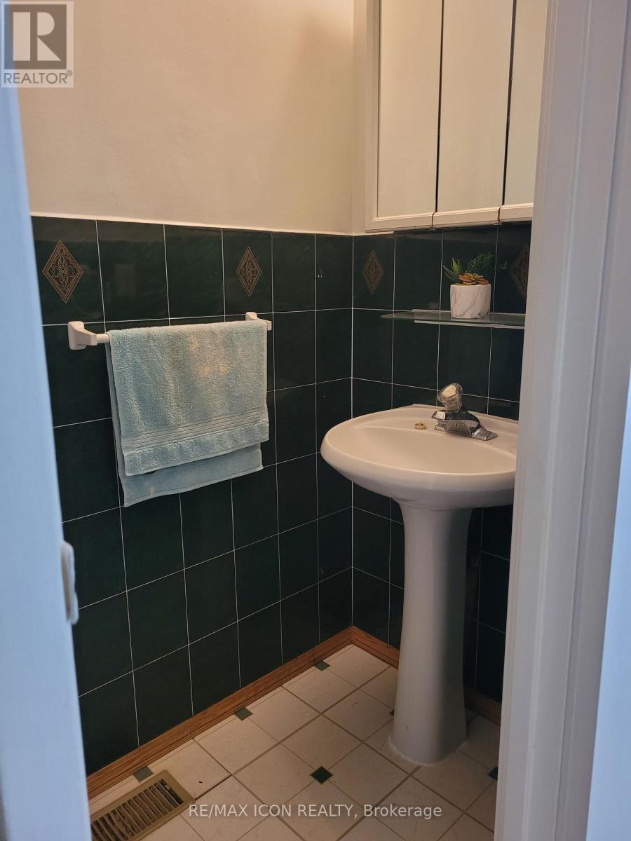 #28 415 MORGAN AVENUE - 10