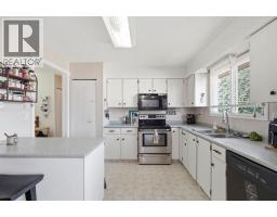 2pc Bathroom - 4420 57 Avenue, Innisfail, AB T4G1K9 Photo 9