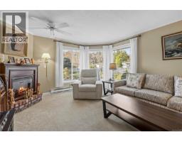 521 Birch Ave, Qualicum Beach, BC V9K1K4 Photo 14