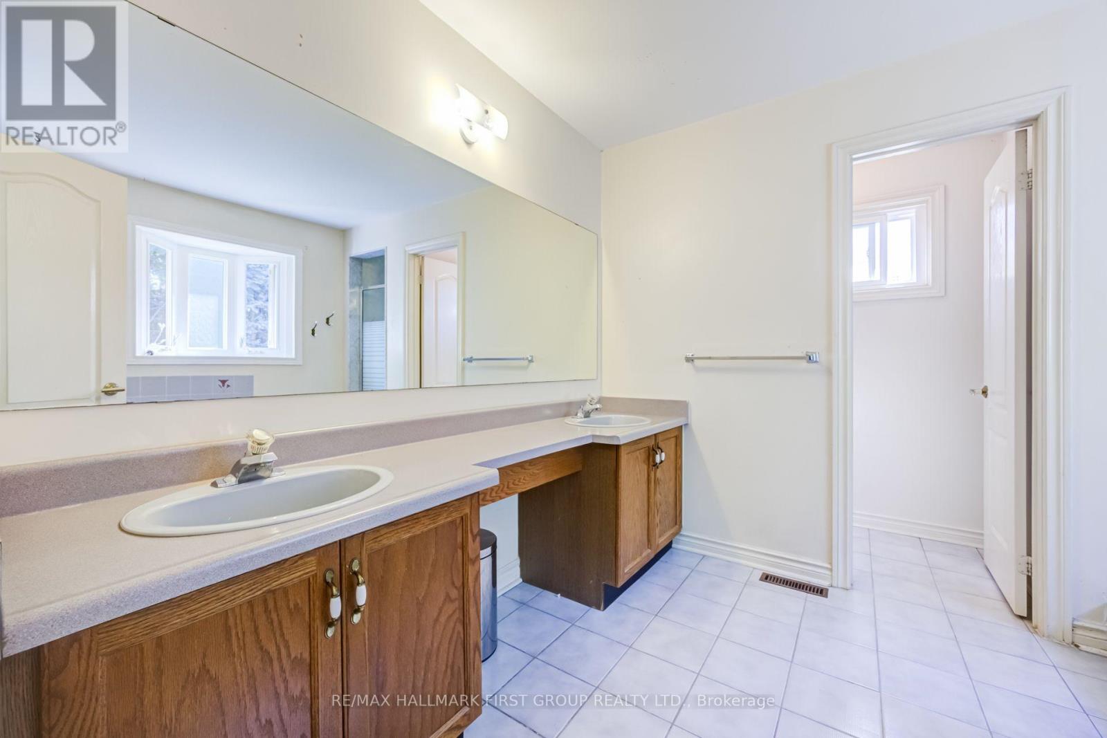 22 FOAKES DRIVE - 21