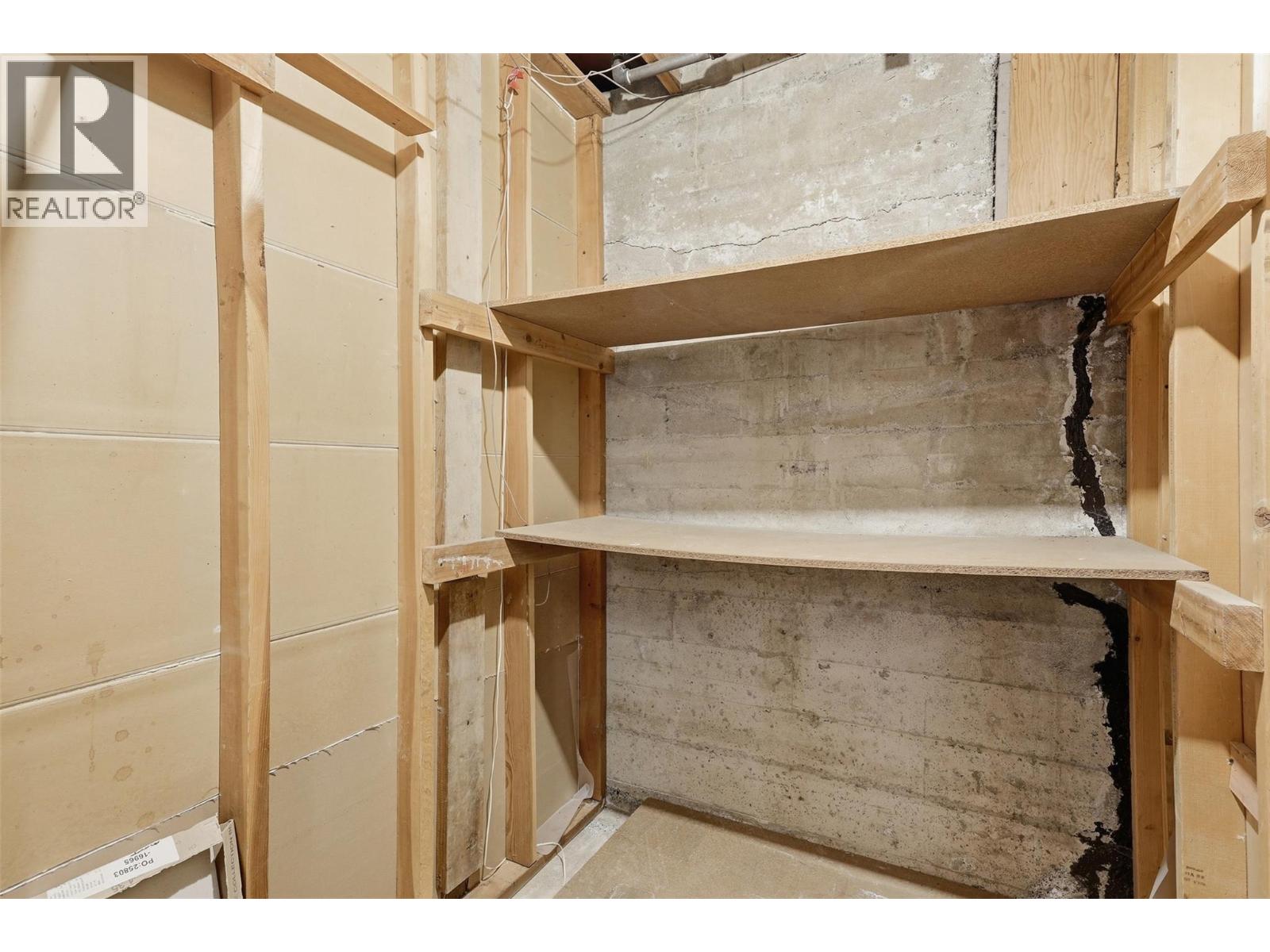 211 CONNAUGHT Road - Image 42
