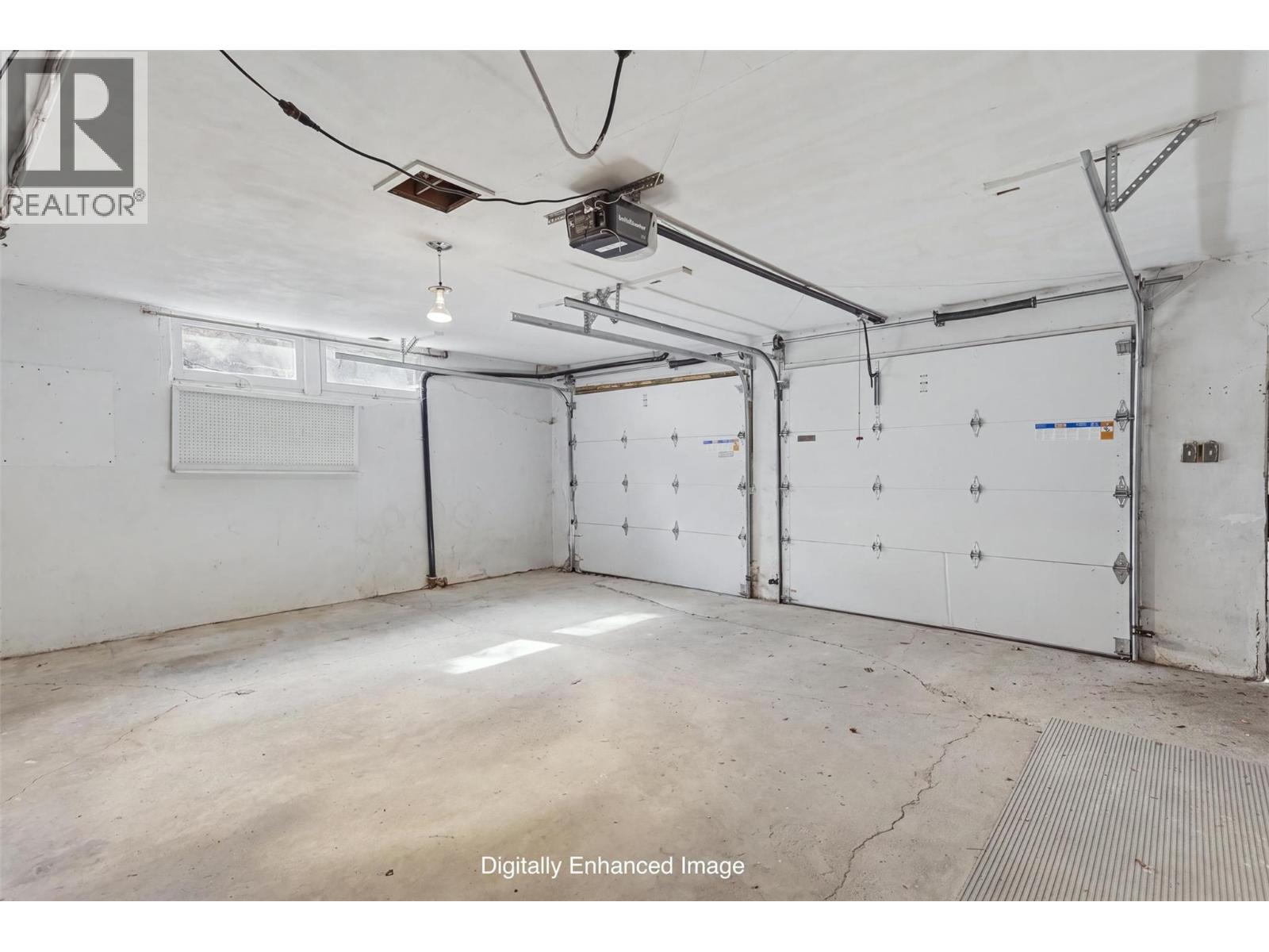 211 CONNAUGHT Road - 43