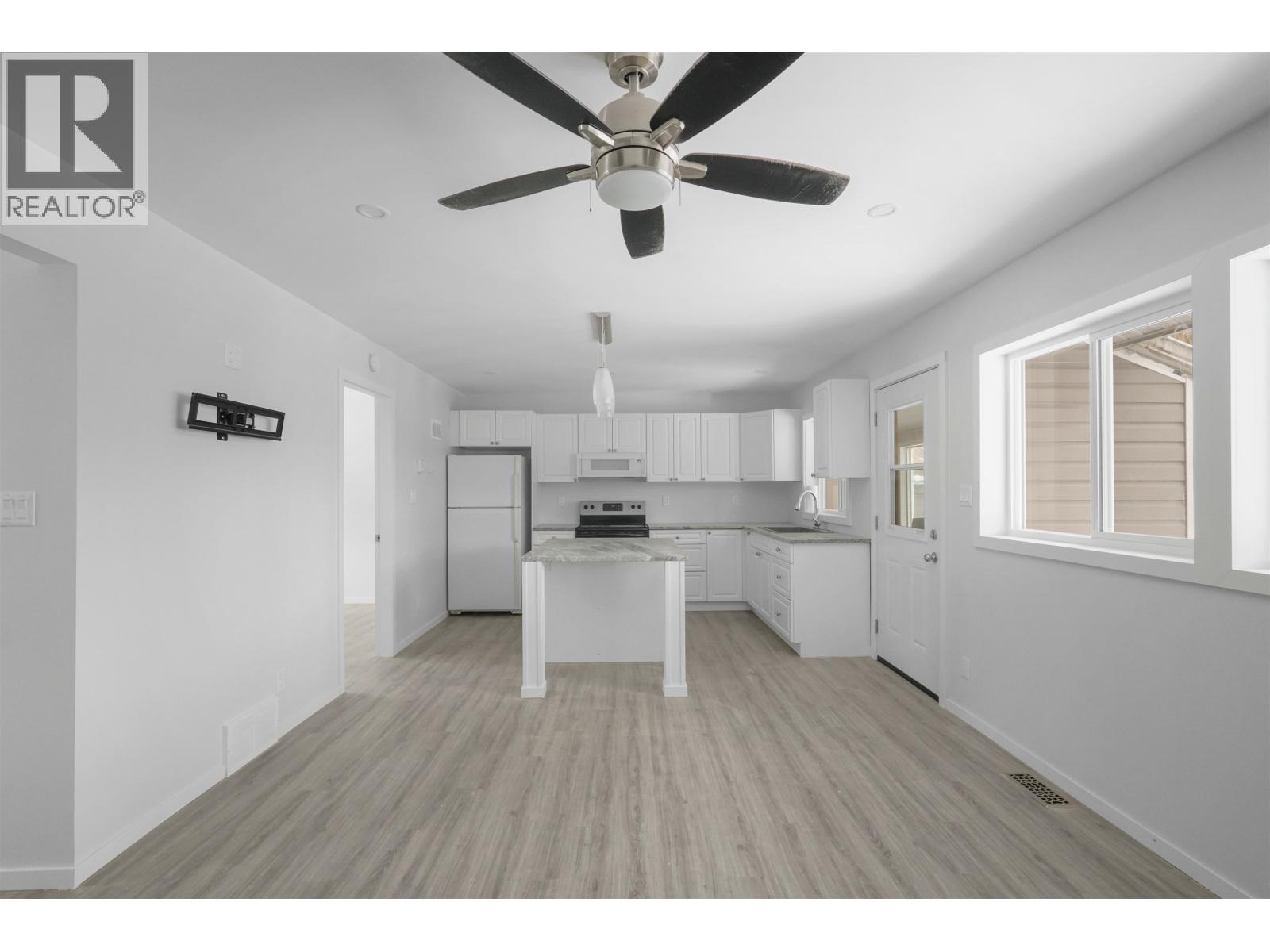 15 GANNET CRESCENT - 3