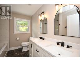 279 Lockview Road, Fall River, NS B2T1J1 Photo 20